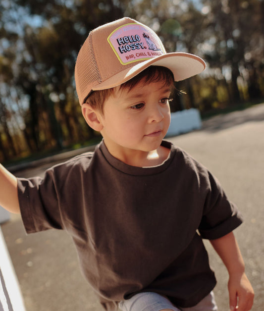Casquette enfant marron visière courbée patch Hello Hossy
