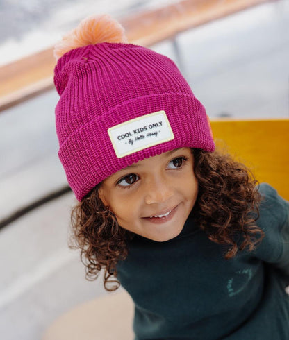 Bonnet enfant violet pompon étiquette brodée Hello Hossy