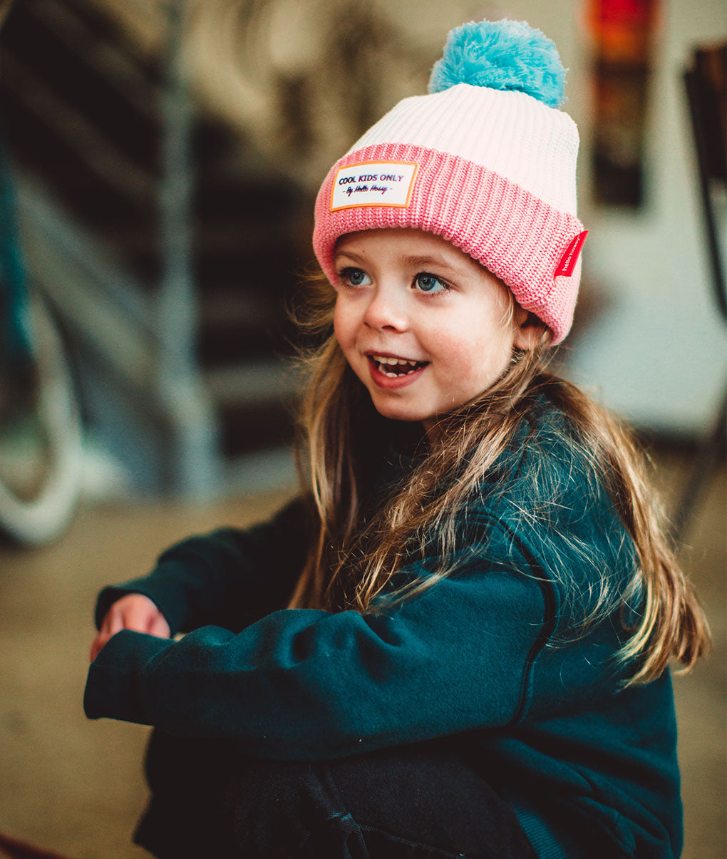 Bonnet Enfants Color Block Pink Ice, avec pompon, doublure polaire, coton biologique, dès 9 mois, Cool Kids Only !