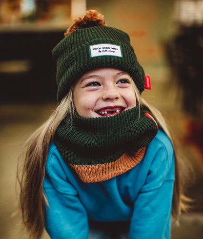 Bonnet Enfants Color Block Forest, avec pompon, doublure polaire, coton biologique, dès 9 mois, Cool Kids Only !