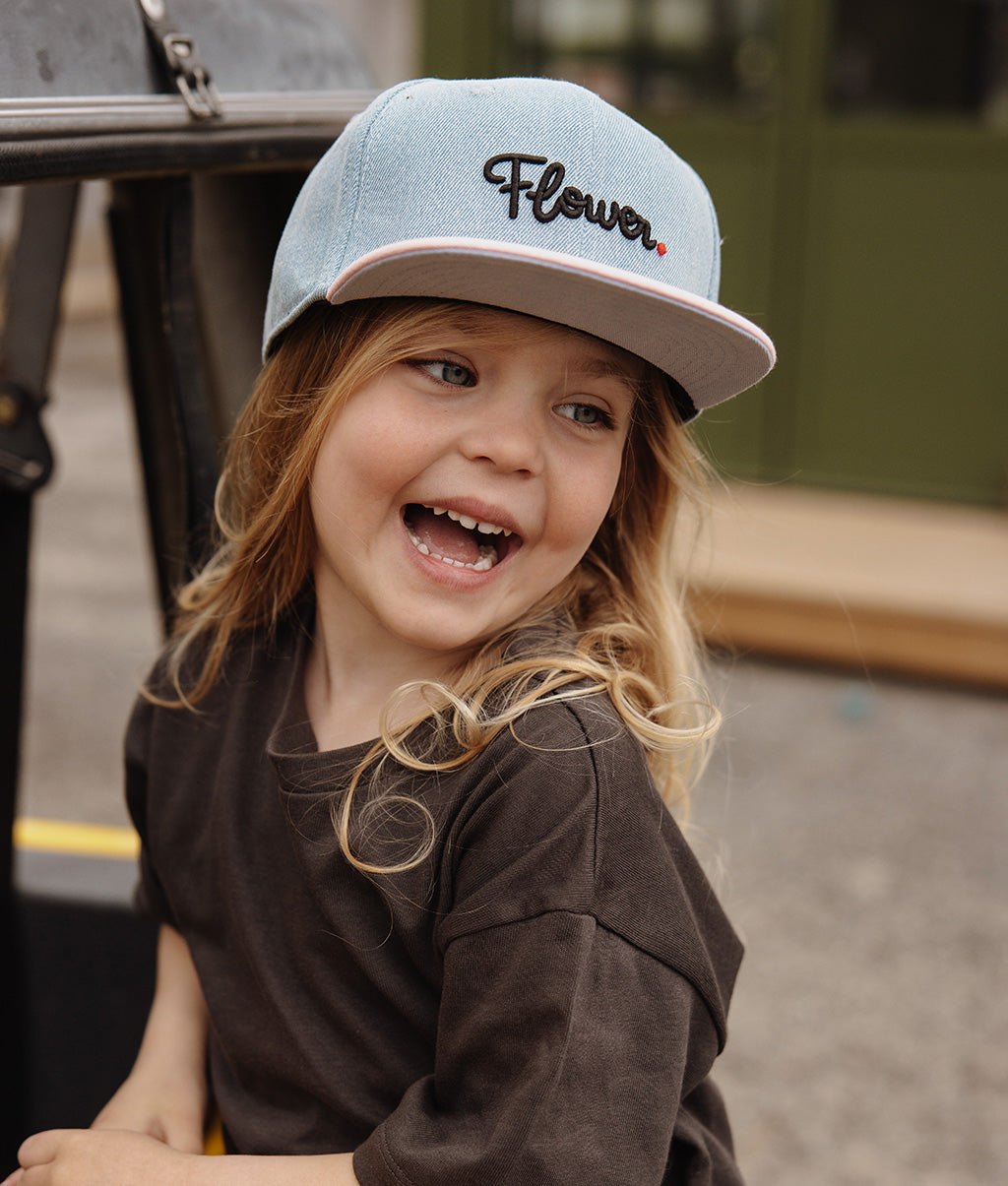 Casquette Parents-Enfants Jean Flower, visière plate, coton biologique, certifiée Oeko-Tex, dès 9 mois, Cool Kids Only !