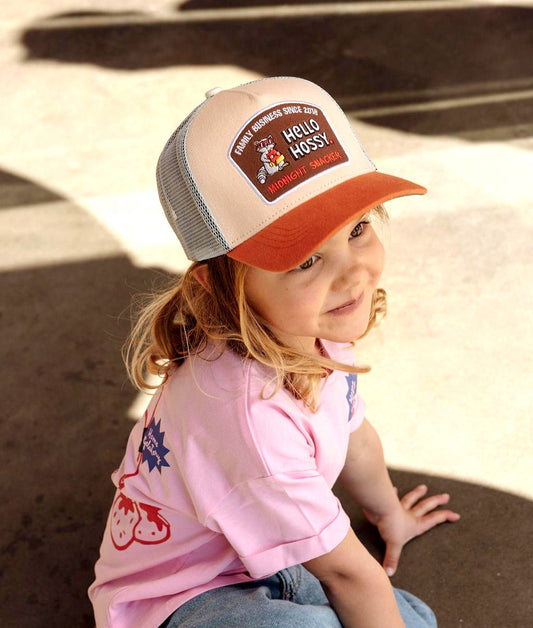 Casquette enfant beige visière orange patch Hello Hossy