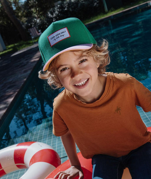 Casquette enfant bicolore verte et rose vue de face Hello Hossy