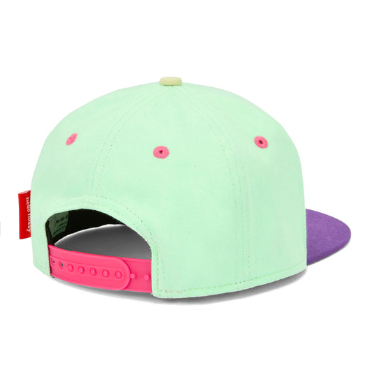 Casquette enfant vert menthe et violette détail attache arrière Hello Hossy