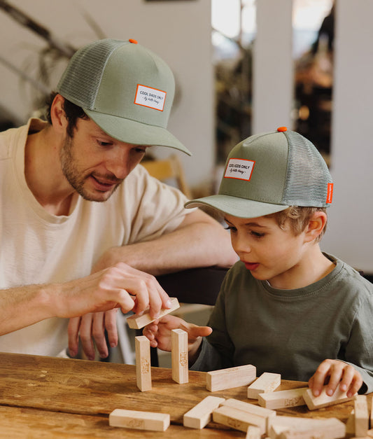 Casquette Parents-Enfants Mini Olive, style Trucker, pack famille, éco-responsable, dès 9 mois, Cool Kids Only !