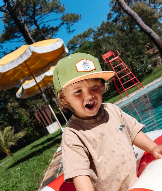 Casquette enfant vert beige visière plate patch brodé food Hello Hossy