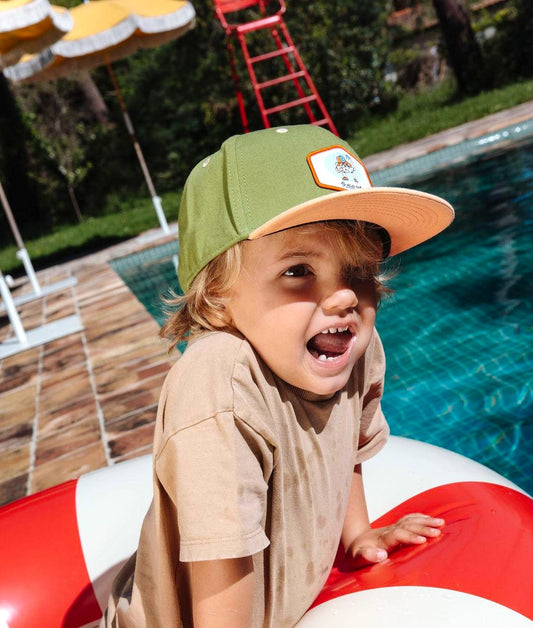 Casquette enfant vert beige visière plate patch food Hello Hossy