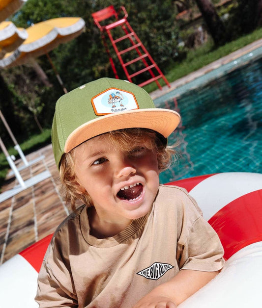Casquette enfant vert beige patch food visière plate Hello Hossy