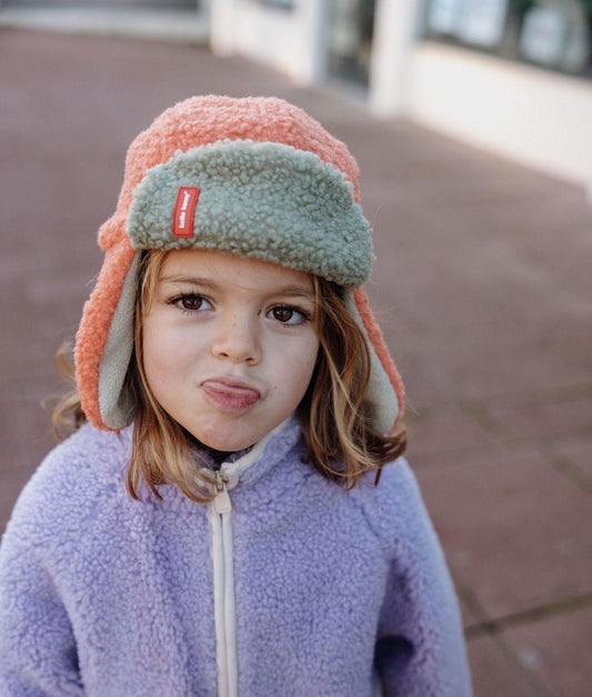 Enfant avec la chapka polaire Cozy Jim – vue de face  – Hello Hossy
