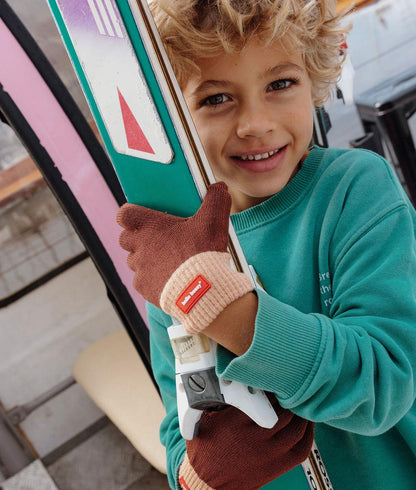 Gants enfant marron bord beige étiquette rouge Hello Hossy
