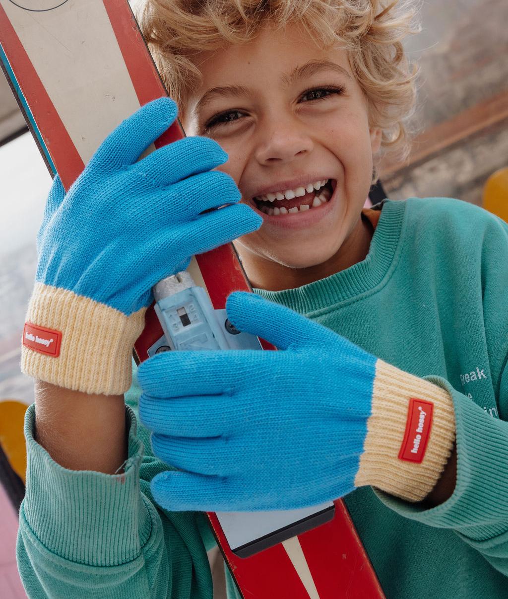 Gants enfant bleu beige étiquette rouge maille fine Hello Hossy