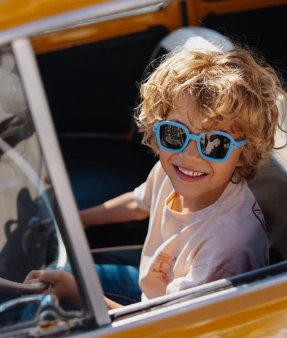 Lunettes de soleil enfant bleu forme carrée monture épaisse Hello Hossy