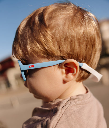 Lunettes de soleil enfant bleu monture épaisse avec attache arrière Hello Hossy