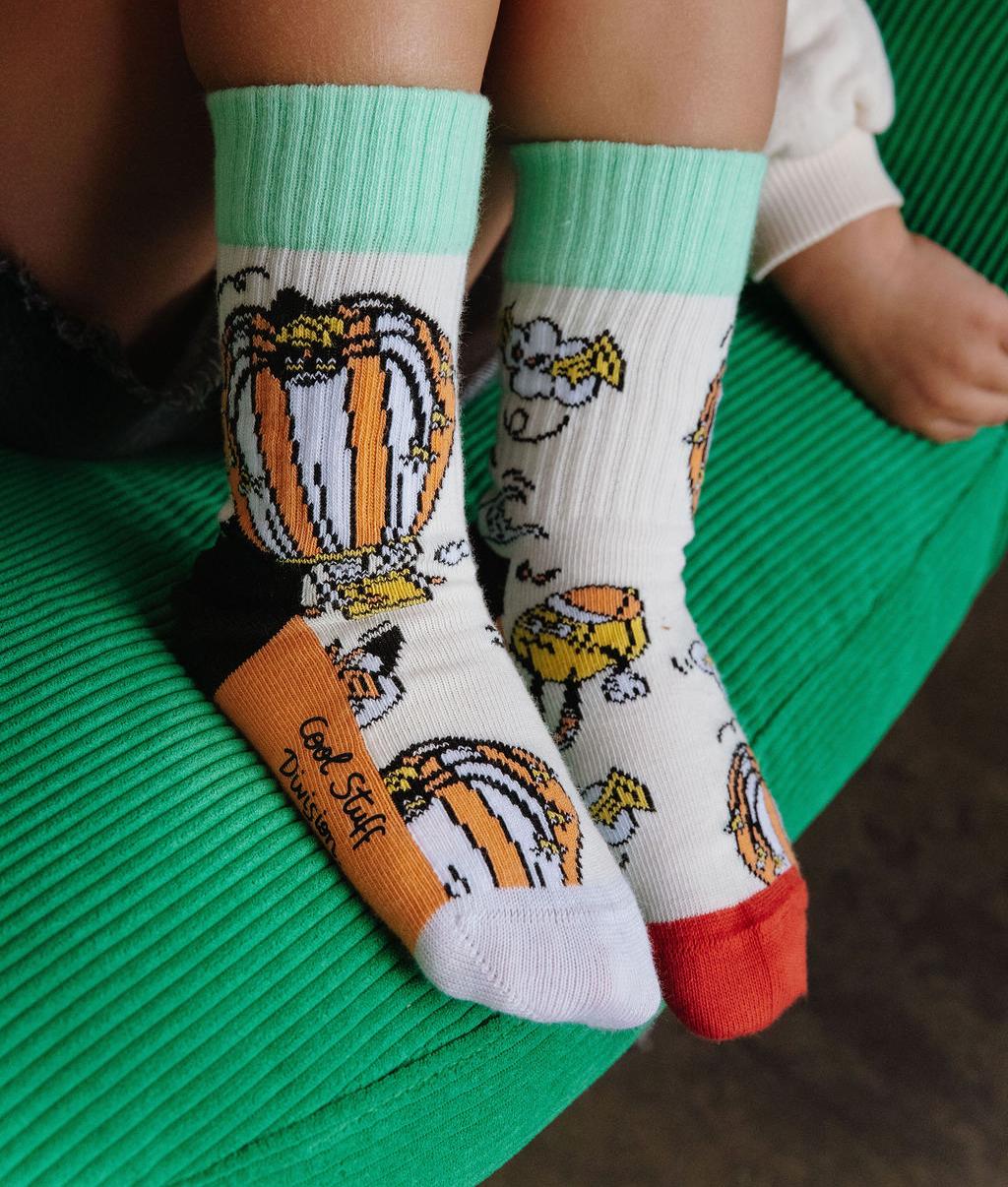 Chaussettes enfant motifs citrouilles et fantômes bords verts Hello Hossy