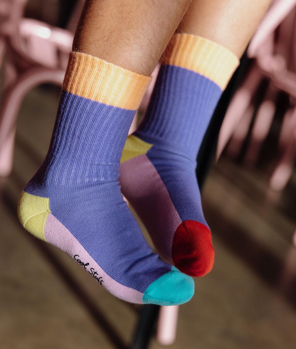 Chaussettes enfant bleu violet talon jaune bouts rouge vert Hello Hossy