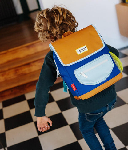 Sac à dos enfant bleu clair marine poche avant orange Hello Hossy
