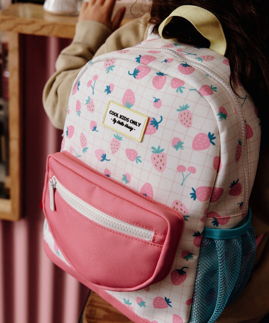 Sac à dos enfant blanc imprimé fraises poche rose filet bleu Hello Hossy