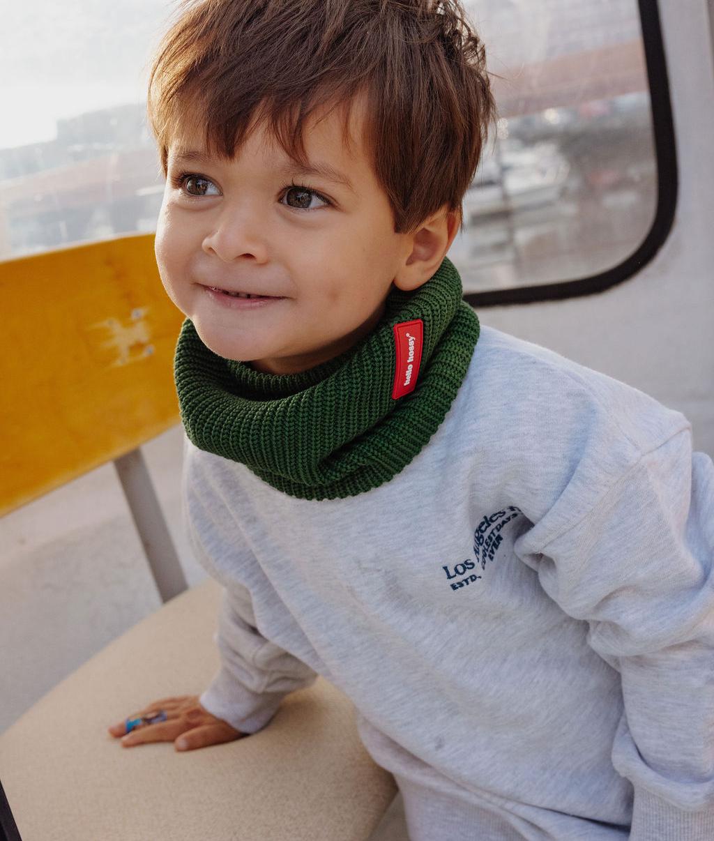 Snood enfant vert côtelé étiquette rouge Hello Hossy