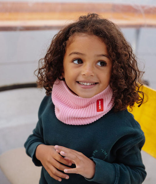 Snood enfant rose tricoté étiquette rouge Hello Hossy