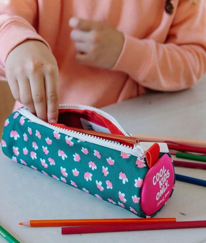 Trousse scolaire enfant vert imprimé fleurs rose fermeture zippée Hello Hossy