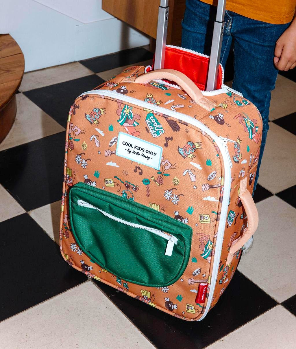 Valise enfant marron imprimé musique poche avant verte Hello Hossy
