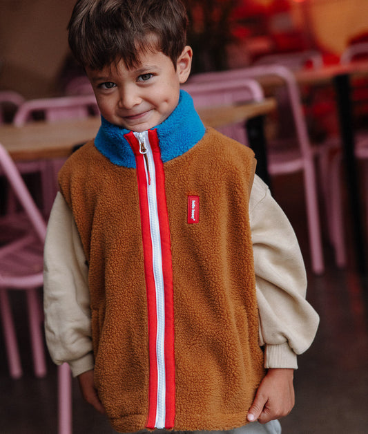 Veste polaire sans manches enfant camel bleu détail zip rouge Hello Hossy