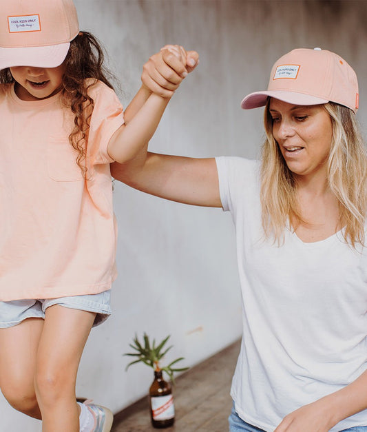 Casquette Parents-Enfants Mini Coral, visière courbée, matchy-matchy, 100% coton biologique, dès 9 mois, Cool Kids Only 